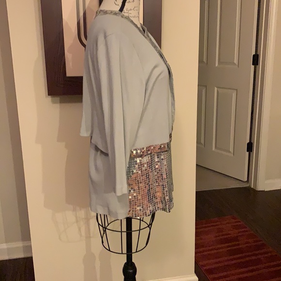 Beautiful Sequined Crop Jacket and Tank Top - Picture 4 of 8